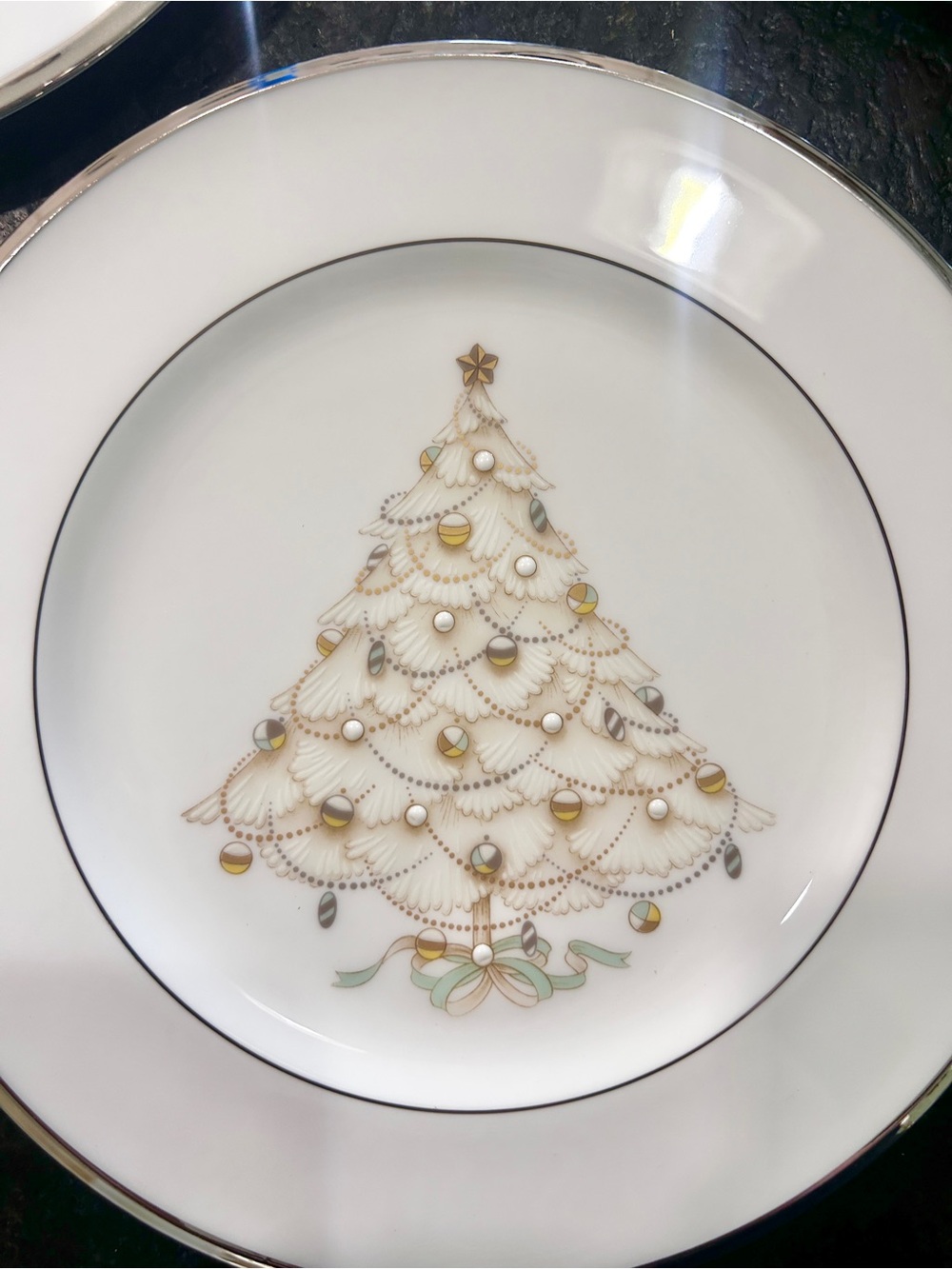 NWT Set of 4: NORITAKE Bone China Palace Christmas Platinum 4781 8.5"
SALAD - Picture 5 of 7